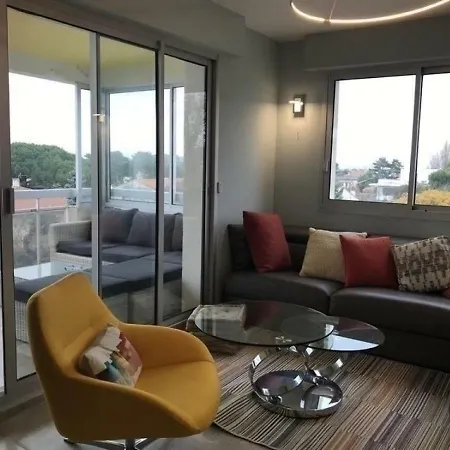 Plage Du Chay Apartment *